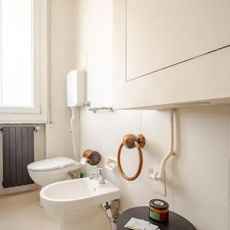 Apartamento Casa Con 2 Da Letto E Parcheggio A Bolonia