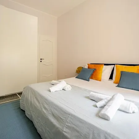 Casa Con 2 Da Letto E Parcheggio A Апартаменты *