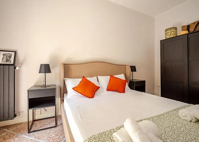 Casa Con 2 Da Letto E Parcheggio A Болонья